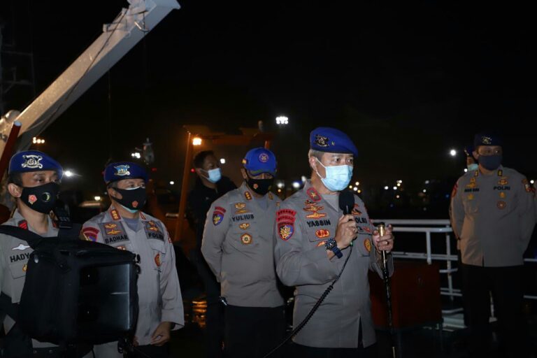 Cari Pesawat Sriwijaya Air Yang Jatuh, Korpolairud Baharkam POLRI Kerahkan 9 Kapal Dan 4 Heli