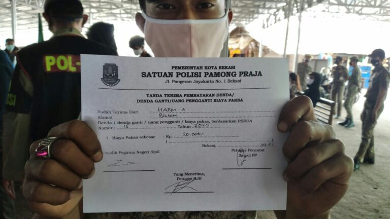 Personil Gabungan Gelar Operasi Yustisi Di Pasar Kranji Baru