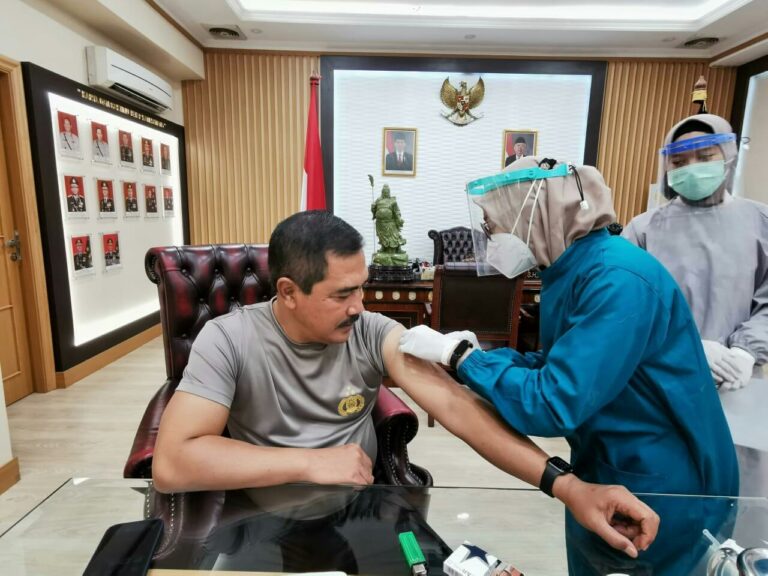 Hari Ini Jajaran Baharkam POLRI Di Vaksinasi COVID-19