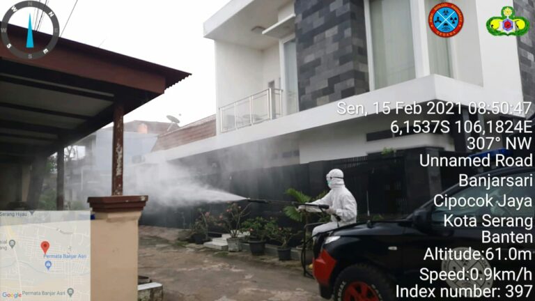 Cegah Penyebaran Covid-19, Polda Banten Lakukan Penyemprotan Disinfektan Di Perum RSS Pemda