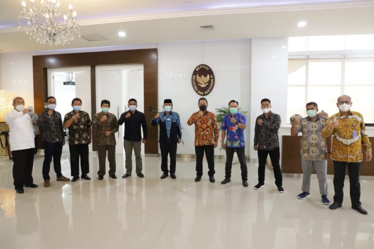 Nelayan Tegal Temui Menteri Trenggono, Nyatakan Siap Gunakan Alat Tangkap Ramah Lingkungan