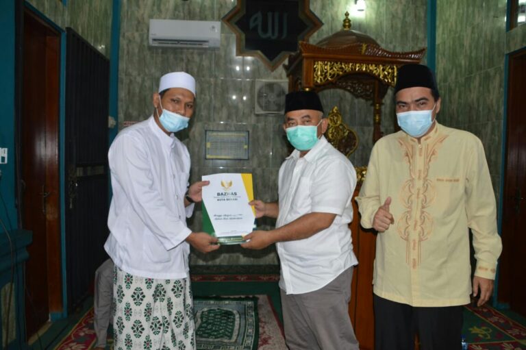 Tarling Terakhir, Walikota Bekasi Serahkan Bantuan Dari Baznas Di Jatiranggon