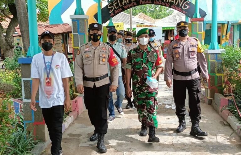 8 Pelanggar ProKes Ditemukan Oleh Tim Ops Yustisi Gabungan Polsek Kep Seribu Selatan di Pulau Untung Jawa