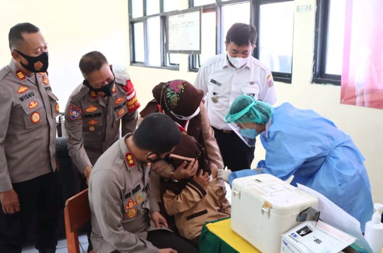 Vaksinasi COVID-19 Serentak Seluruh Indonesia, Capaian Vaksin Anak Usia 6-11 Tahun di Kep Seribu 125 Persen