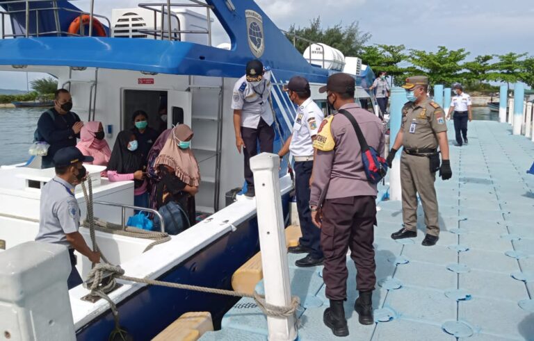 Tiba di Pulau Pramuka, 58 Penumpang Kapal di Wajibkan Scan PeduliLindungi