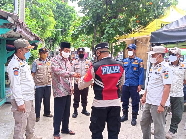 Warga di 8 Pulau Dapat Masker dari Polres Kepulauan Seribu