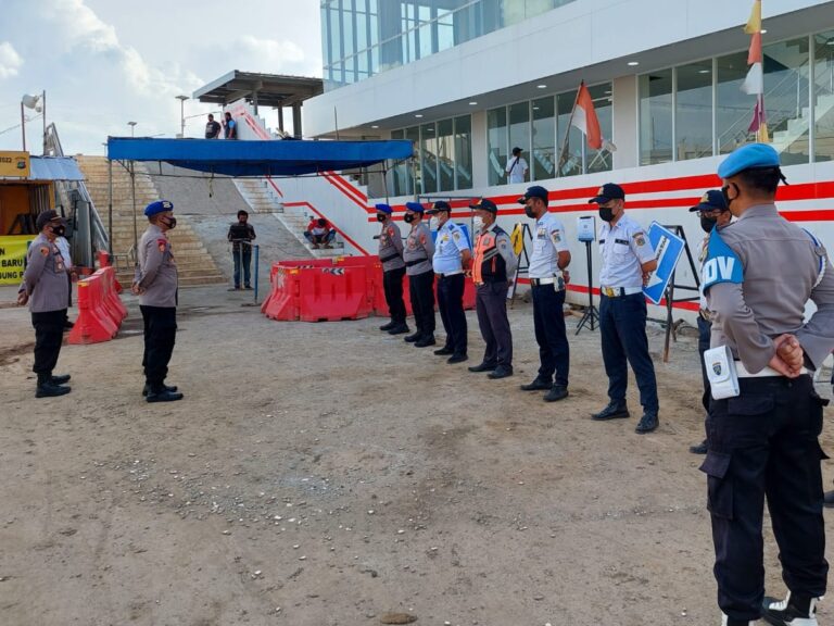 122 Penumpang Kapal Berangkat Ke Pulau, Di Pelabuhan Kaliadem Scan PeduliLindungi
