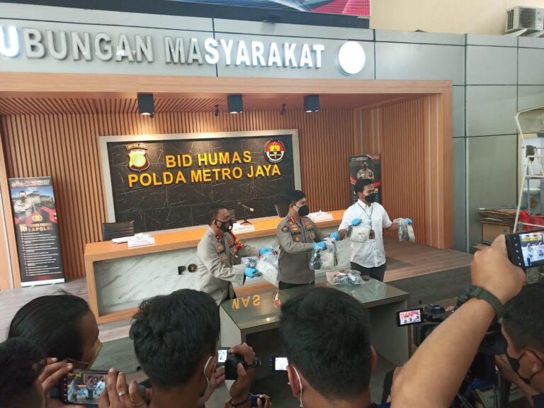 Sat Reskrim Polres Kep Seribu Amankan Pelaku dan Lima Kilogram Lebih Narkotika Jenis Sabu