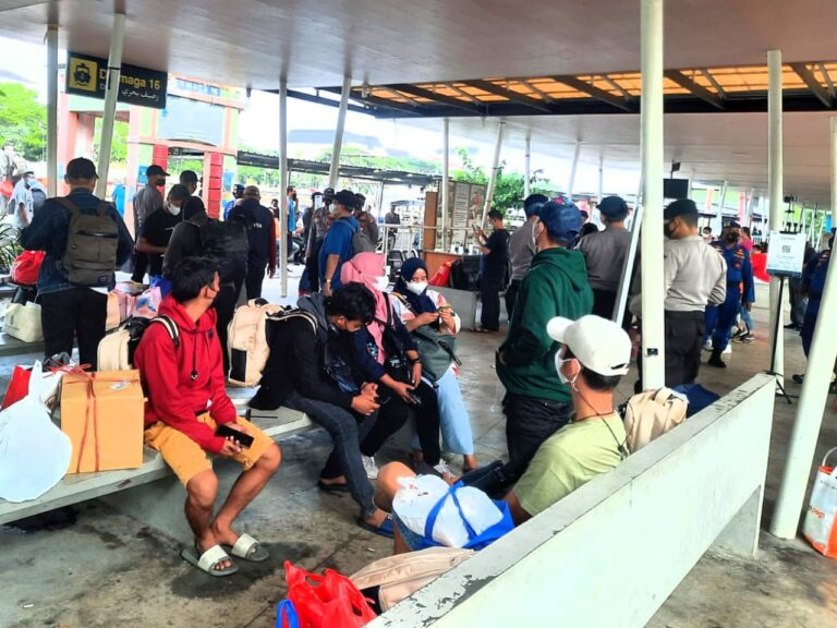 Di Dermaga Marina Ancol, 101 Penumpang Kapal Scan PeduliLindungi Sebelum Berangkat ke Pulau Seribu
