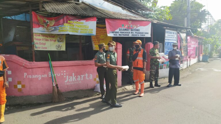 Pelihara Keindahan Kampung Pancasila oleh Koramil 02/Matraman
