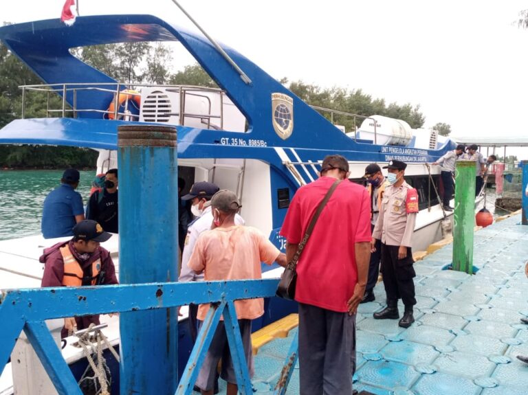Setelah Scan PeduliLindungi, 151 Penumpang Kapal Yang Baru Tiba di Kep Seribu Selatan Diwajibkan Taat ProKes