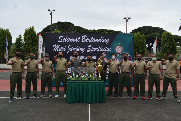 Dandim Faisol Izuddin Karimi Hadiri Pembukaan Turnamen Tennis Lapangan Danrem 043/Gatam Cup 2022