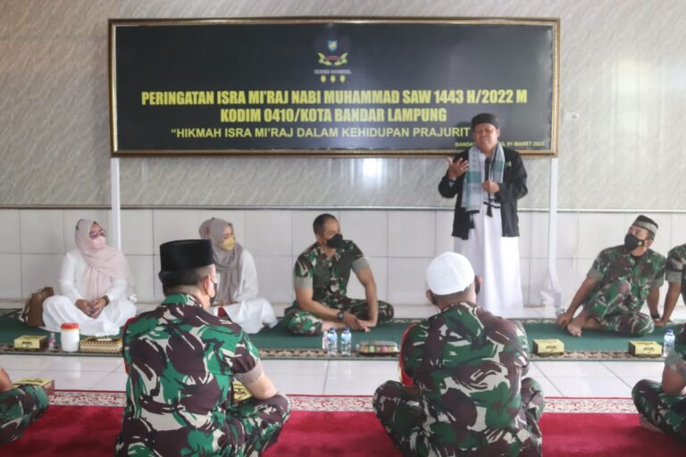 Didampingi Isteri, Dandim Faisol Izuddin Karimi Hadiri peringatan Isra Mi’raj Nabi Muhammad SAW