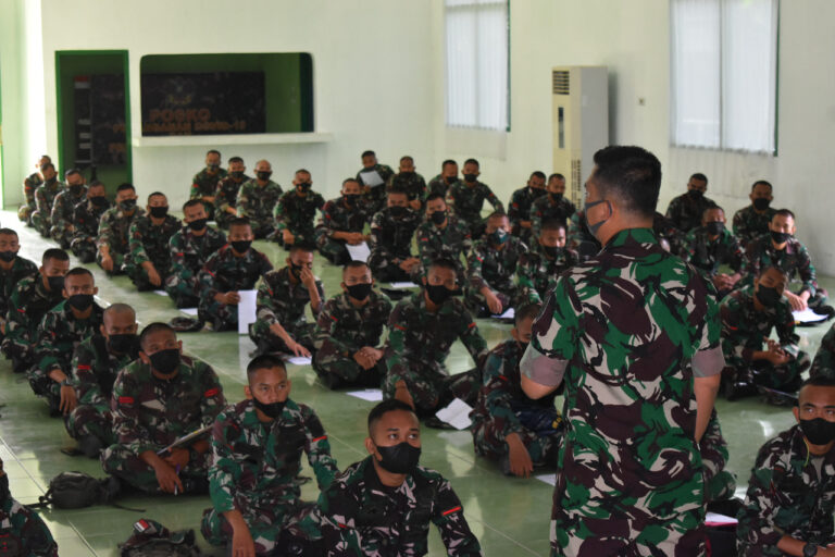 Kasi Intel Kasrem 043/Gatam Tanamkan Kebanggaan Pada Prajurit Yonif 143/TWEJ