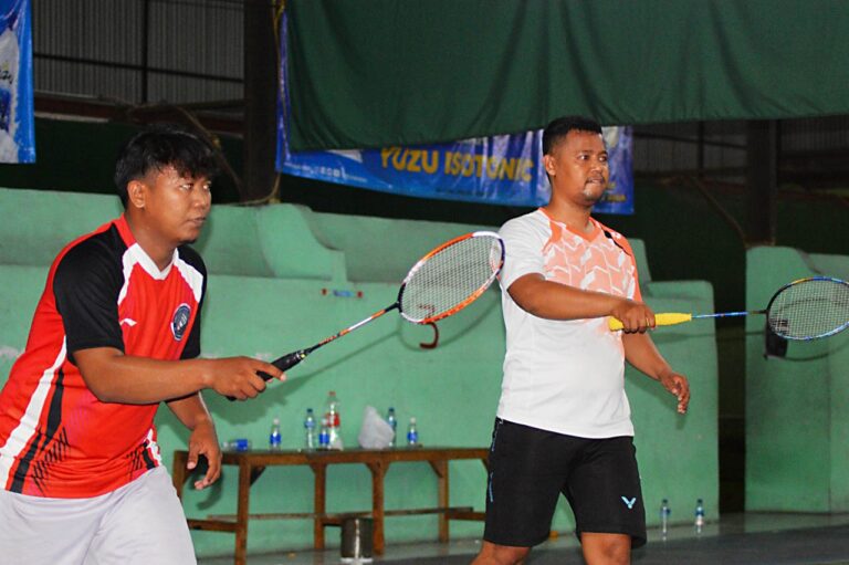 Meriahkan HUT Kota Bekasi Ke-25, Kecamatan Bekasi Barat Gelar Turnamen Badminton