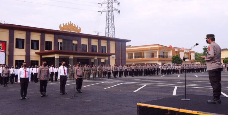 Kapolda Lampung Beri Penghargaan 80 Anggota Berprestasi