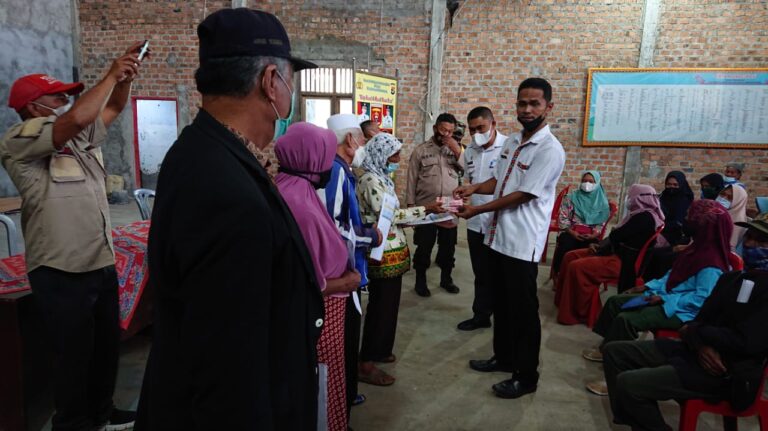 Pemerintahan Pekon Pampangan Bagikan BLT DD Kepada 126 Penerima Manfaat