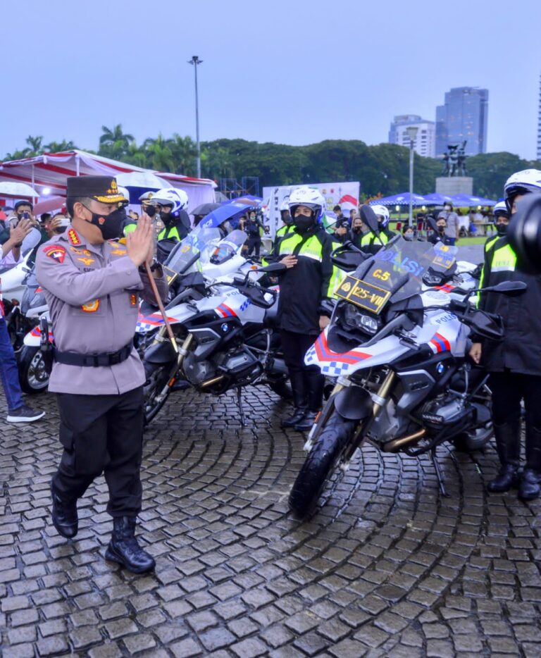 Apel Gelar Pasukan, Kapolri Tekankan Soal Strategi Antisipasi Kemacetan Hingga Vaksinasi Booster saat Mudik