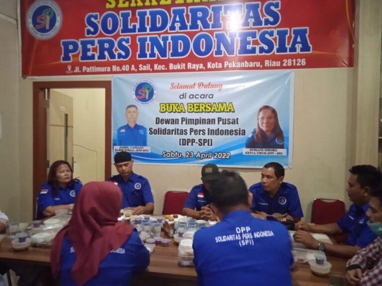 Ketum DPP SPI Bersama Jajaran Berbagi Berkah dan Buka Puasa Bareng