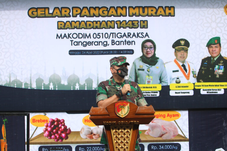 Bantu Masyarakat Korem 052/WKR Kolaborasi Bersama Kementerian Gelar Pasar Murah