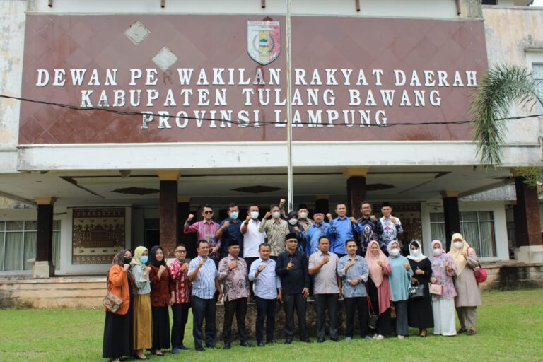DPRD TUBA TERIMA KUNJUNGAN DPRD PRINGSEWU LAMPUNG.