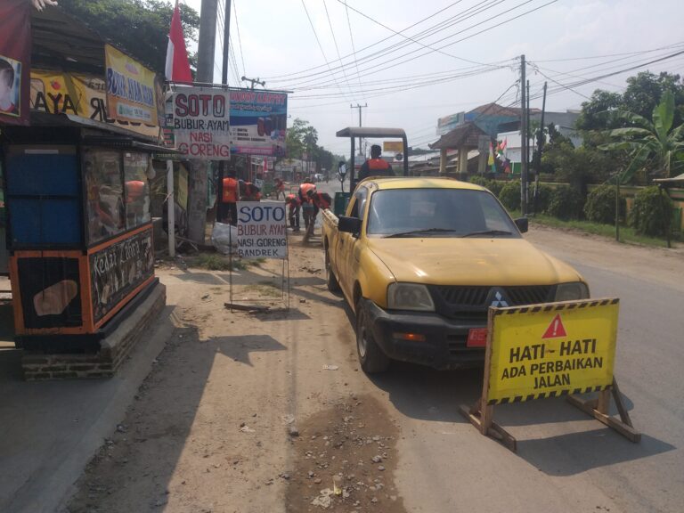 Diduga Dinas PU Lampung  Dalam Mengerjakan Project  Pemeliharaan Rutin Ruas Jalan Airan Raya way Huwi  Dikerjakan Asal Jadi