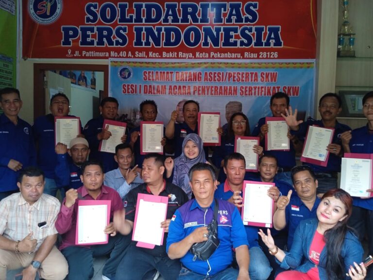 Sertifikat Wartawan Berlogo Burung Garuda Resmi Diterima Pengurus SPI
