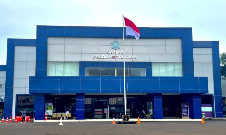Susah Pembuatan SIM Baru, Diterangai Ada Oknum Petugas Satpas SIM Nakal?