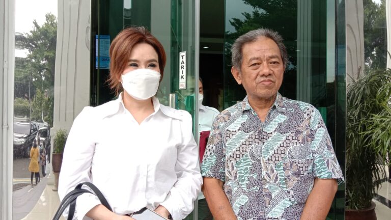 Sidang Kasus Penistaan Agama Roy Suryo Ricuh