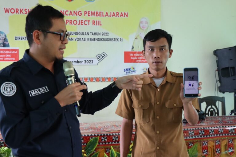 Polres Lampung Barat gencar Sosialisasikan Aplikasi Polri superApp di SMK N1 Liwa