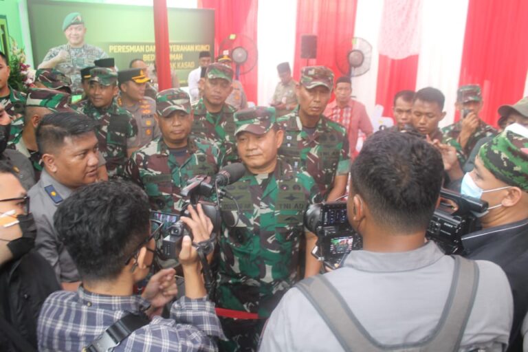 Dandim 0503/ JB Beserta Forkopimda Jakarta Barat Hadiri Peresmian RTLH Oleh KASAD Jendral TNI Dudung Abdurachman