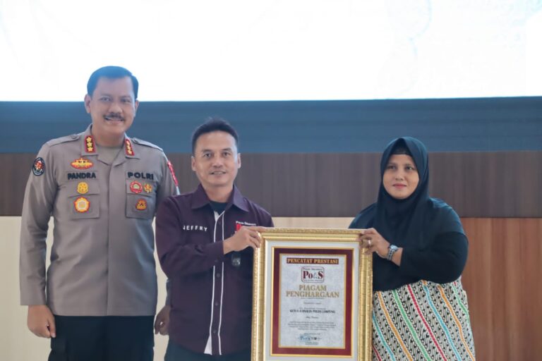 Sambut Hari Ibu Ke- 94 Kusumawati Terima Penghargaan Management Global Group