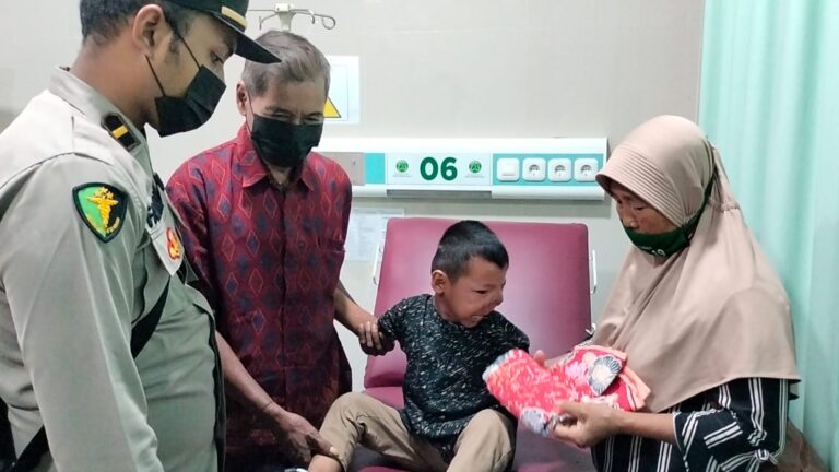 Jiwaku Penolong, Polres Lamtim Dan CT ARSA Bantu Fasilitasi Operasi Tumor Untuk Dilan