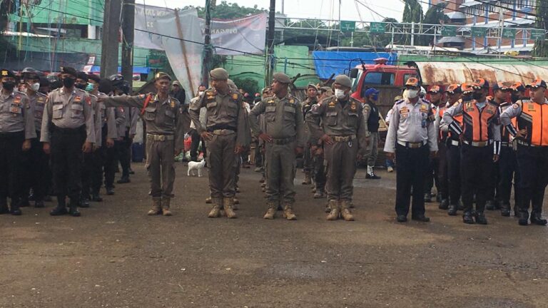 Plt Walikota Bekasi Gelar Apel Pagi Di Pasar Baru Bekasi