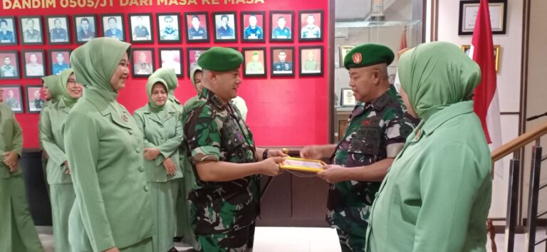 Dandim 0505/JT Pimpin Wisuda Purna Tugas Letkol Czi Jarmadi