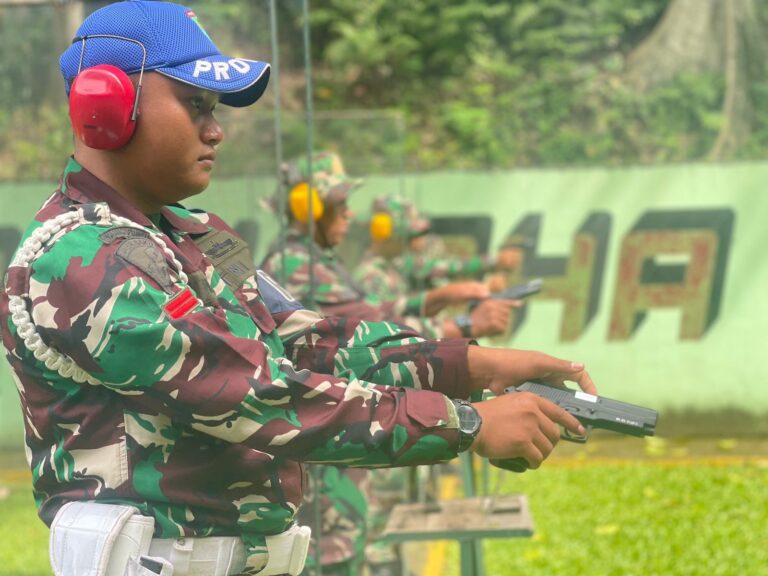 Yonif Mekanis 201/JY, Laksanakan Latbakjatri Gunakan Pistol G2 Combat