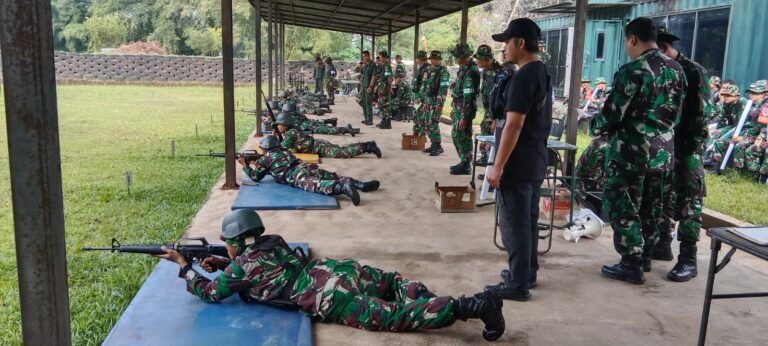 Kodim 0506/Tgr Gelar Latbakjatri TW I Tahun Anggaran 2023 Gunakan senapan M 16 A 1