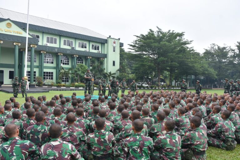 Danrindam Jaya Resmi Buka Latihan Berganda Siswa Dikmata TNI AD Gel II TA. 2022.