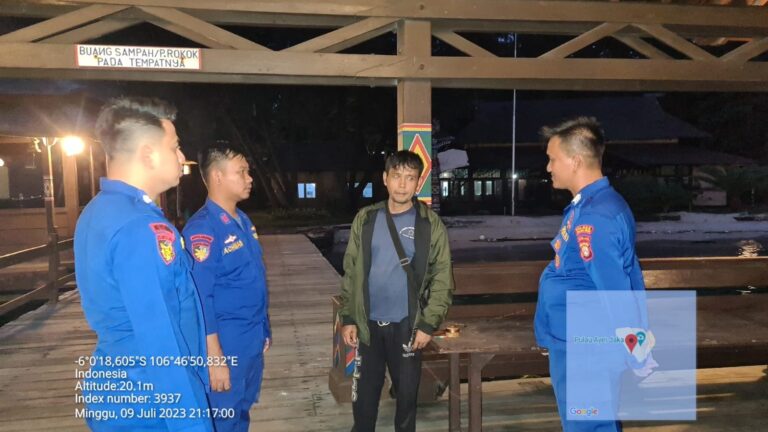Tim Patroli Polair Polres Kepulauan Seribu melaksanakan Patroli Laut dan Sambang Di Perairan Pulau Bidadari