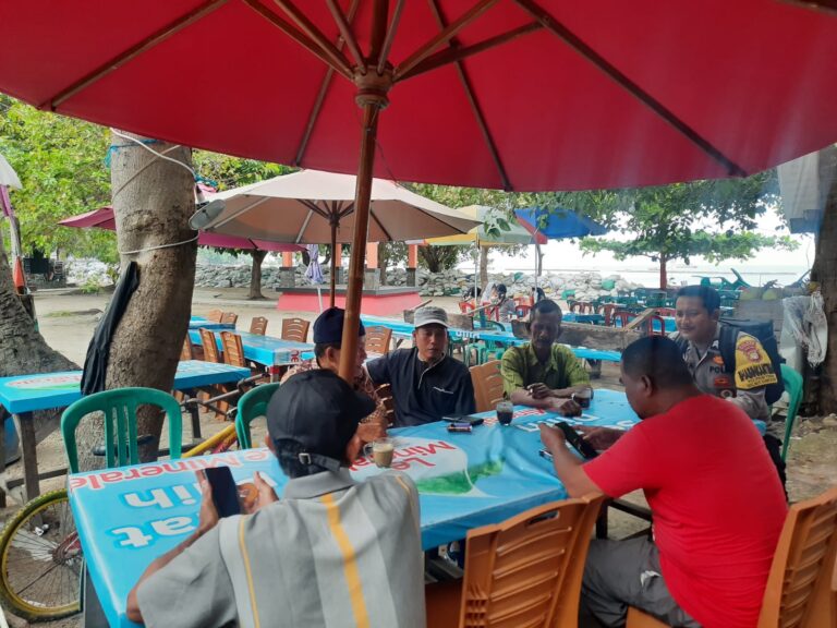Bhabinkamtibmas Pulau Tidung Sambangi Tokoh Masyarakat untuk Jaga Keamanan Wilayah