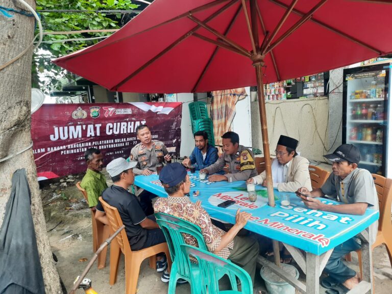 Wakapolsek dan Bhabinkamtibmas Kepulauan Seribu Selatan Galang Remaja di Pulau Tidung dalam Kegiatan Jumat Curhat