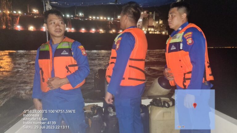Team Patroli Satuan Polair Polres Kepulauan Seribu Memastikan Keamanan Pulau Ayer melalui Giat Patroli Sambang