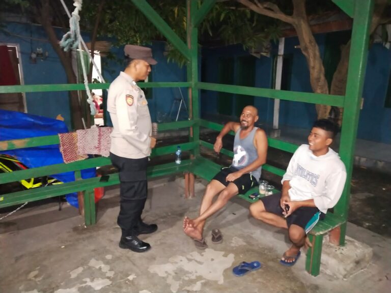 Patroli Malam Polsek Kepulauan Seribu Selatan Ciptakan Kondisi Aman dan Sambut Masukan Warga