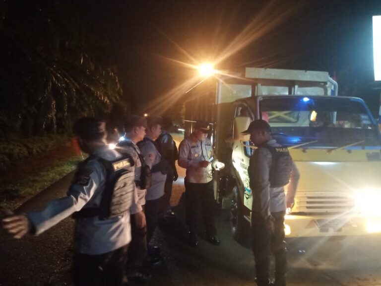 Antisipasi Gangguan 3C Di Malam Hari, Kapolsek Buay Madang Pimpin Giat Patroli Malam