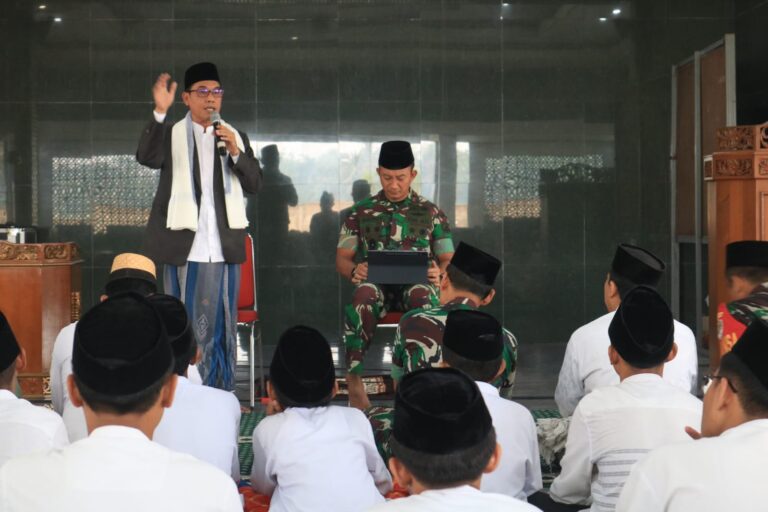 Danrem 052/Wijayakrama, Berikan Materi Wawasan Kebangsaan Kepada Santri Ponpes Terbesar di Tangerang