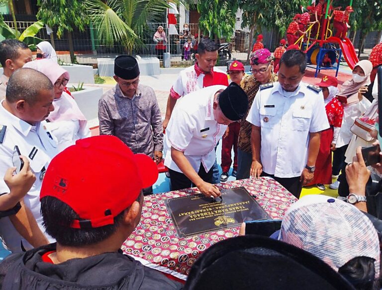 Terlambat Datang, Walikota Bekasi Sampaikan Permohonan Maaf Dalam Agenda Peresmian Taman