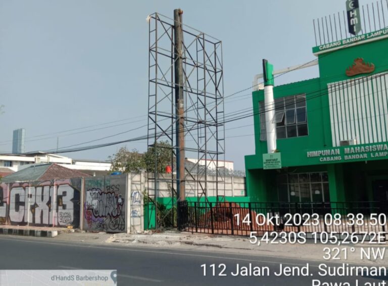 Diduga Pemasangan Billboard Di Rawa Laut,Enggal Tidak ada Izin di Pemkot