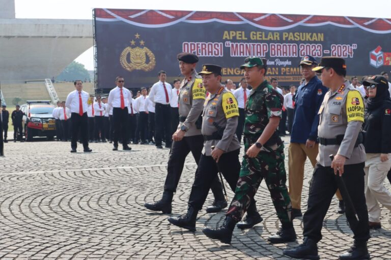 Pangdam Jaya Menghadiri Apel Gelar Pasukan Operasi Mantap Brata 2023-2024