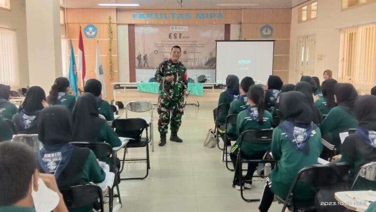 Babinsa Koramil 410-06 Kedaton Bekali Mahasiswa Unila Materi Navrat