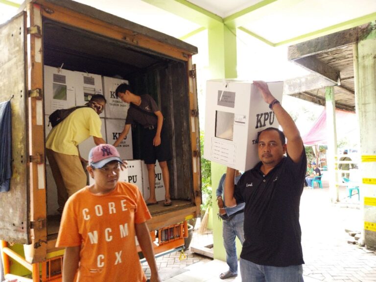 Kelurahan Harapan Jaya Mulai Kembalikan 1.170 Kotak Suara Hasil Pemilu